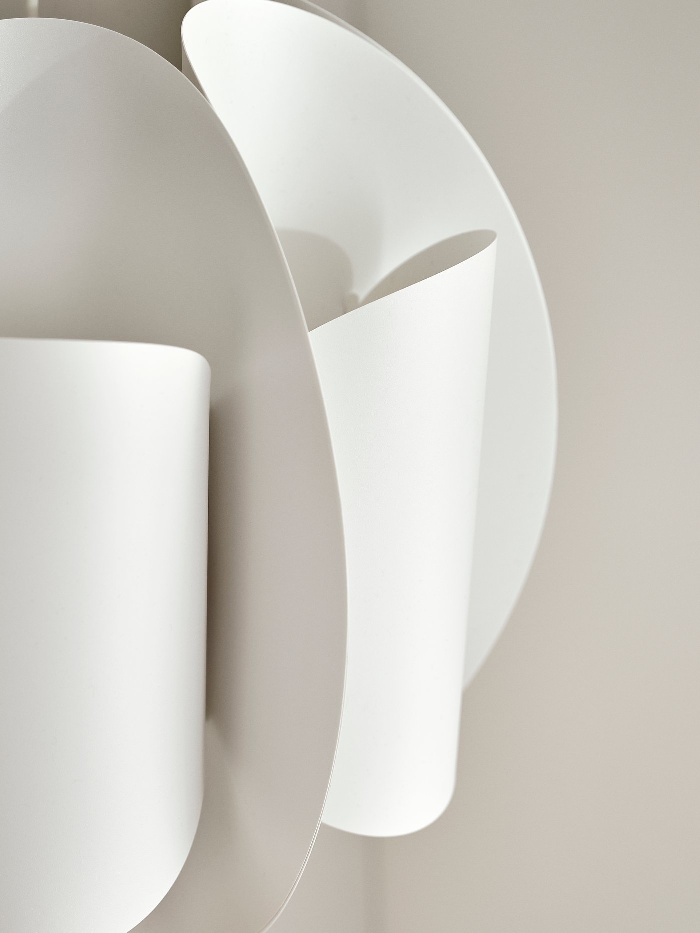 Close-up of the TRUBBNATE pendant lamp
