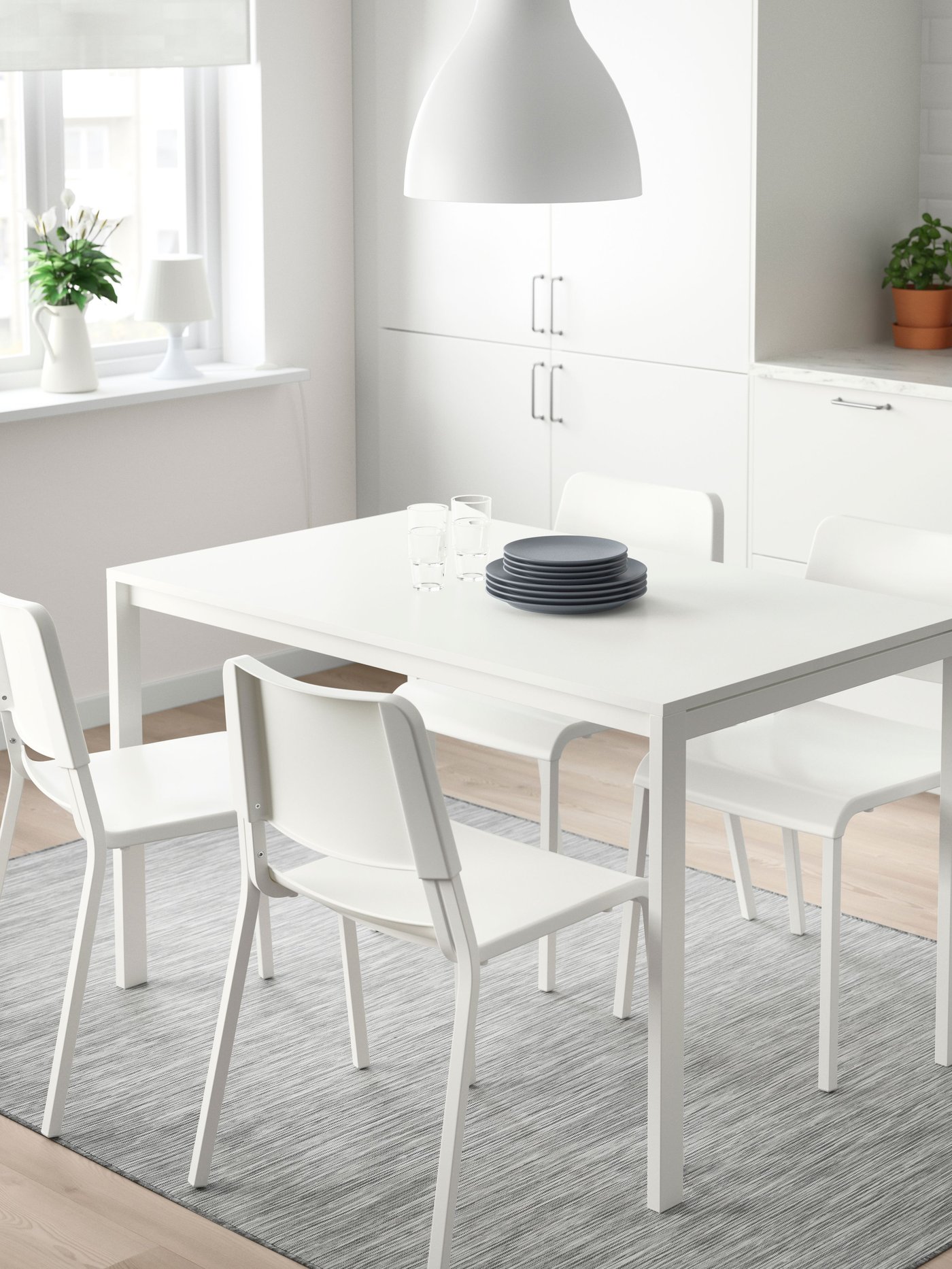 MELLTORP dining table and TEODORES dining chair.