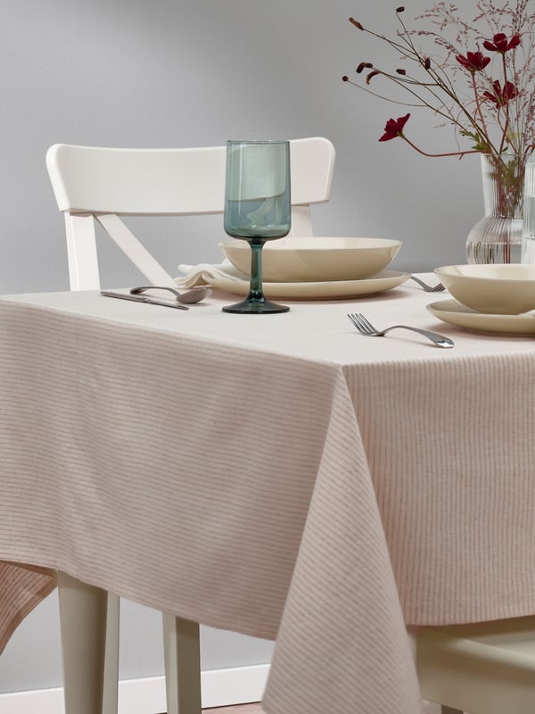 En beige SILVERARV-duk