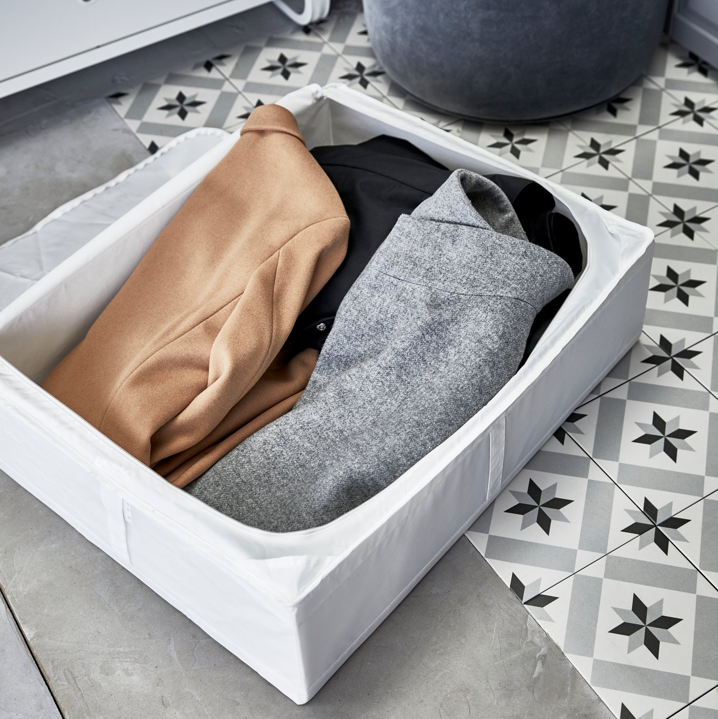 SKUBB biltegiratzeko kutxa zuri bat