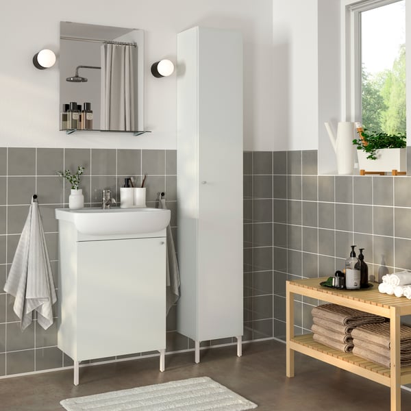 A white/Pilkån tap BJÖRKÅN bathroom furniture