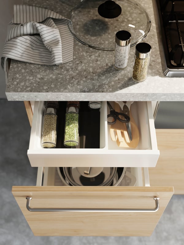 A white Maximera/Askersund light ash effect METOD base cab with 2 fronts/3 drawers in the kitchen