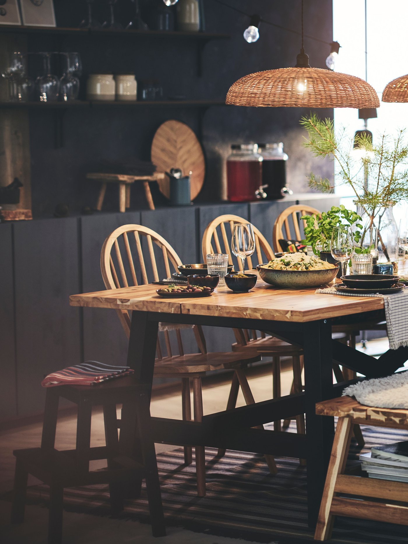 A VARDAGEN jar with tap