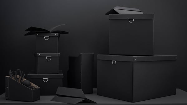 Un organizador de escritorio NIMM negro