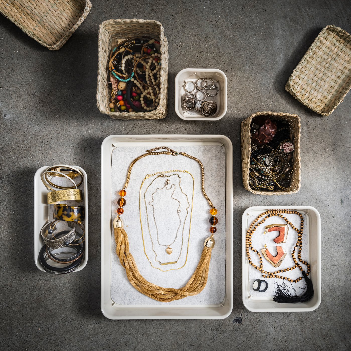 NOJIG organisers in different sizes and LURPASSA box with lid in set of 2 in seagrass material.