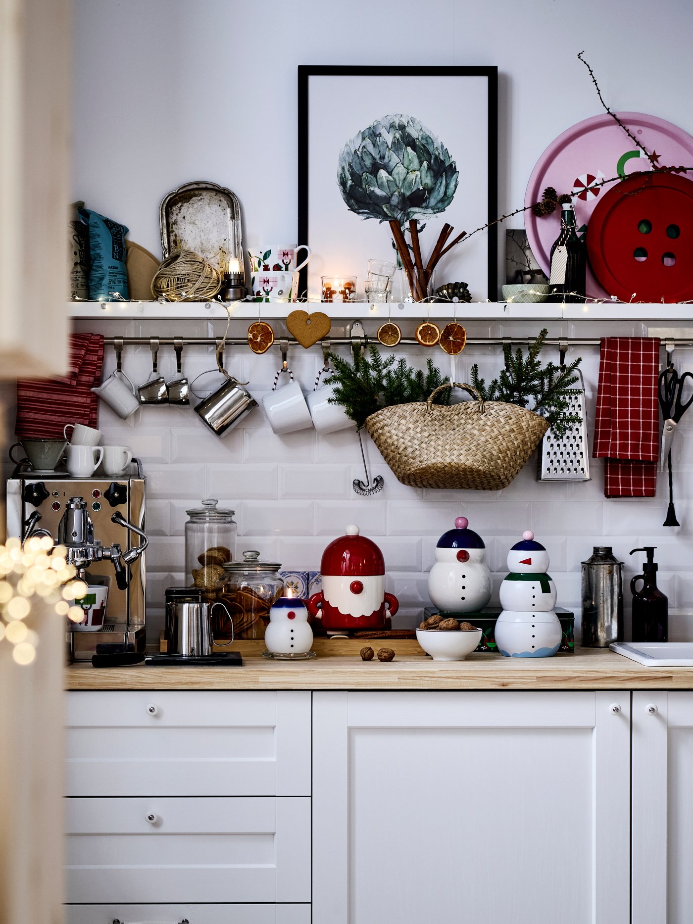 A clear glass VARDAGEN jar with lid in the kitchen