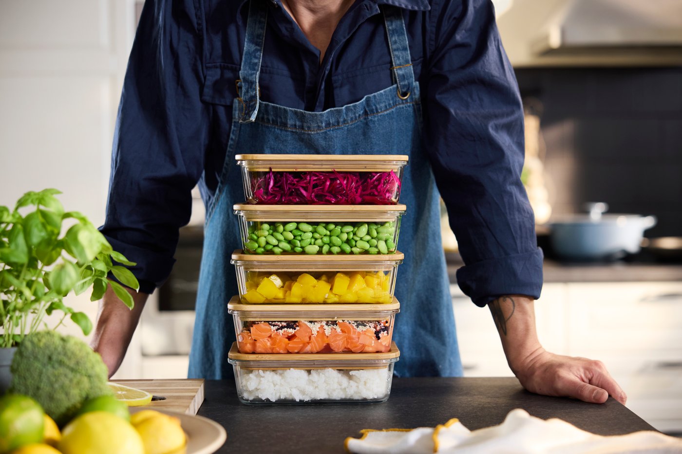 A white/dark yellow SANDABBORRE tea towel in the kitchen