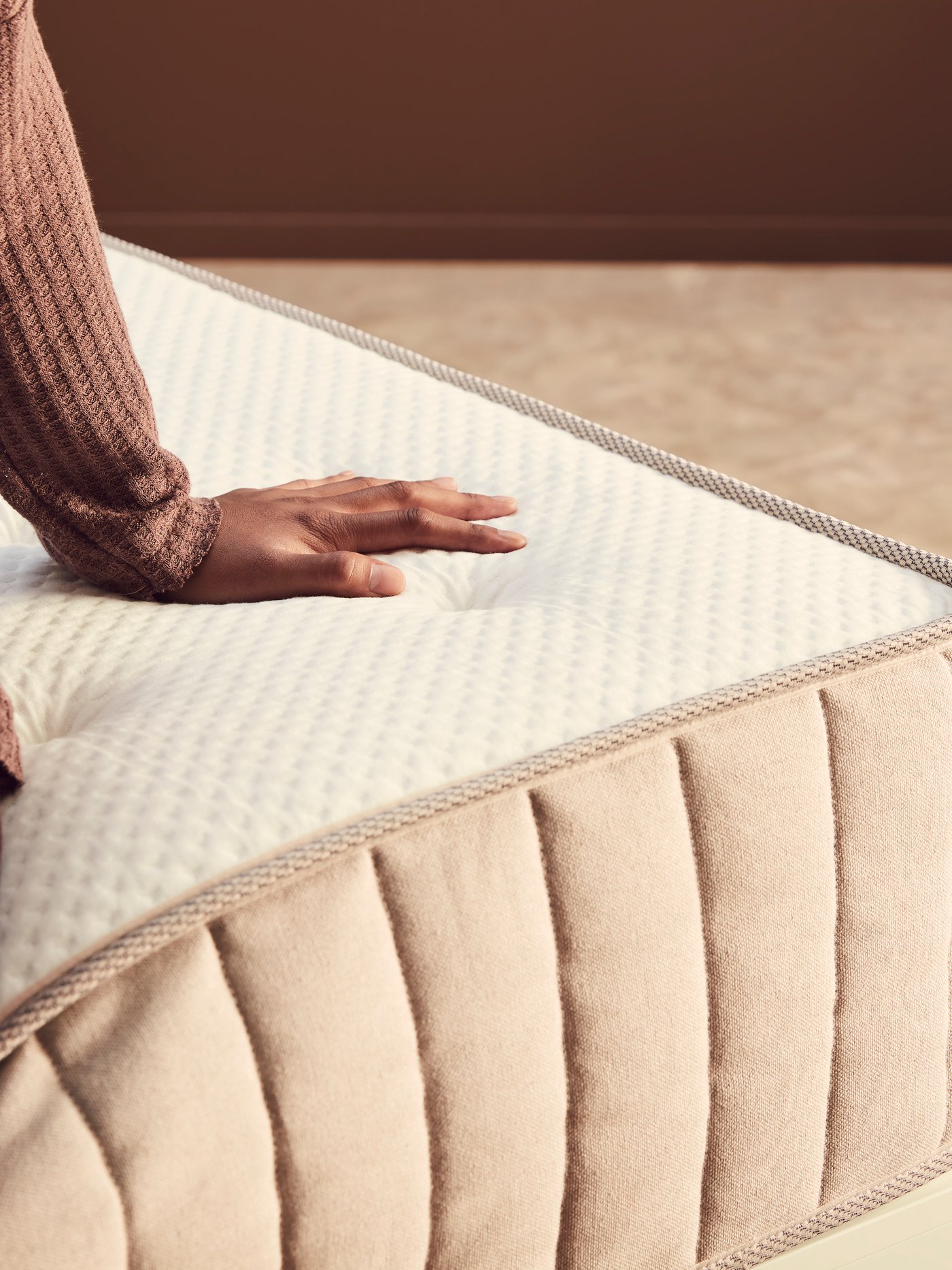 A medium firm/natural VATNESTRÖM pocket sprung mattress