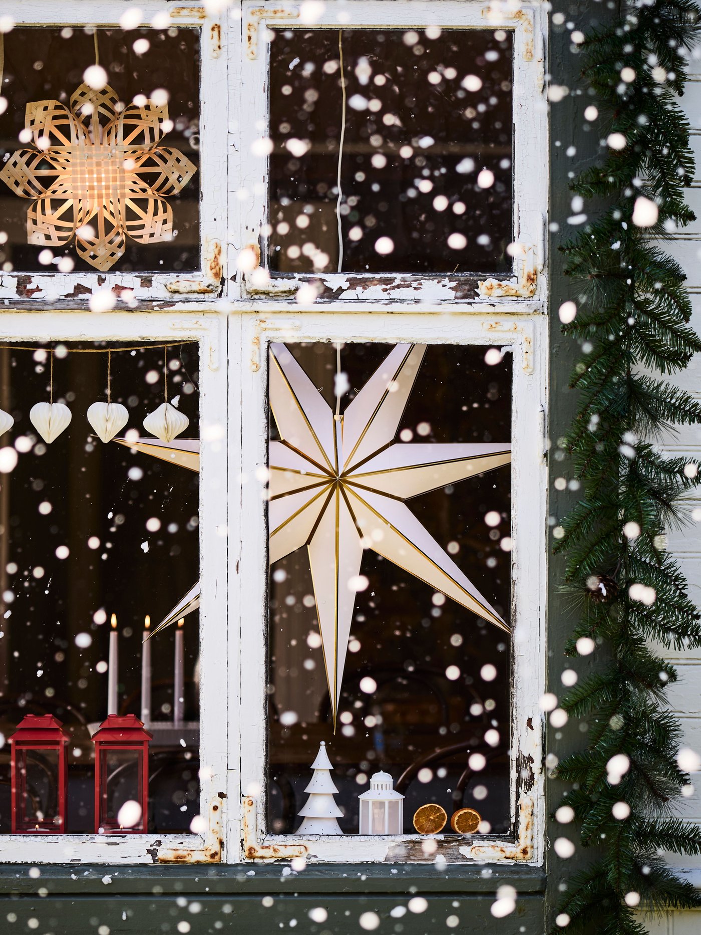 A tree metal/battery-operated STRÅLA LED decorative table lamp