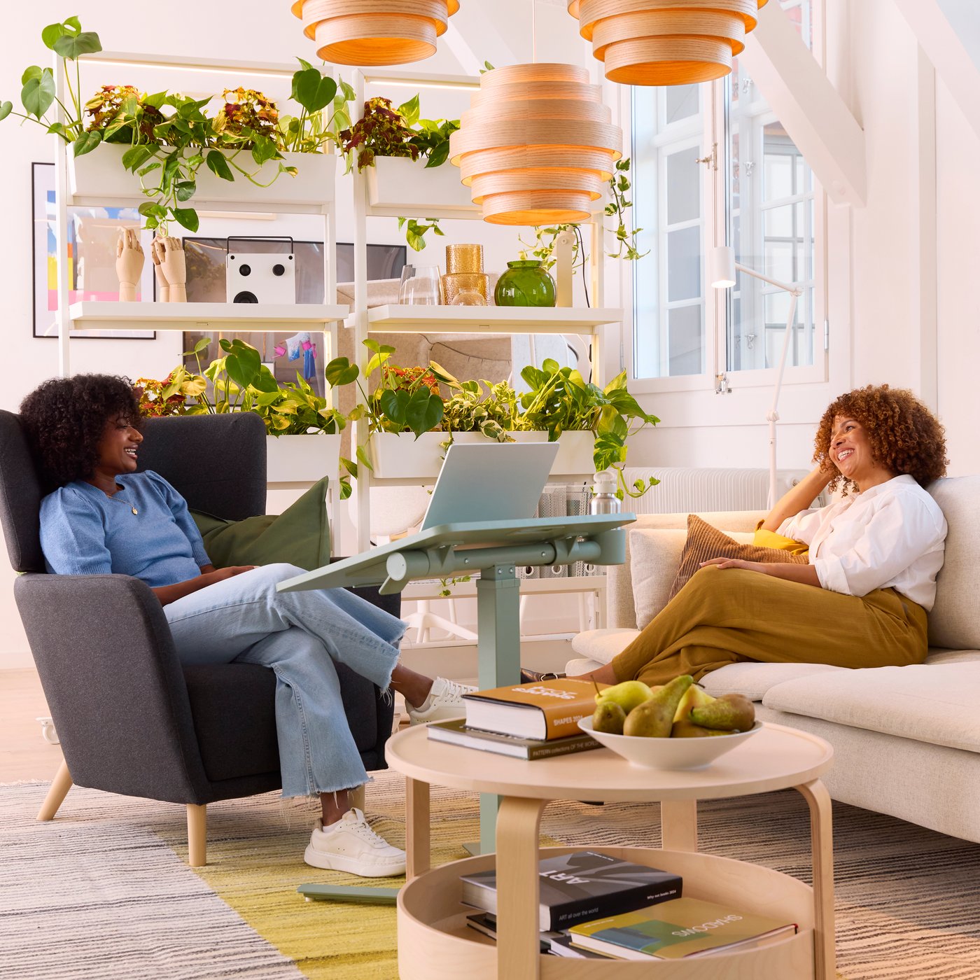 Zielony stolik pod laptopa MITTZON z kółkami