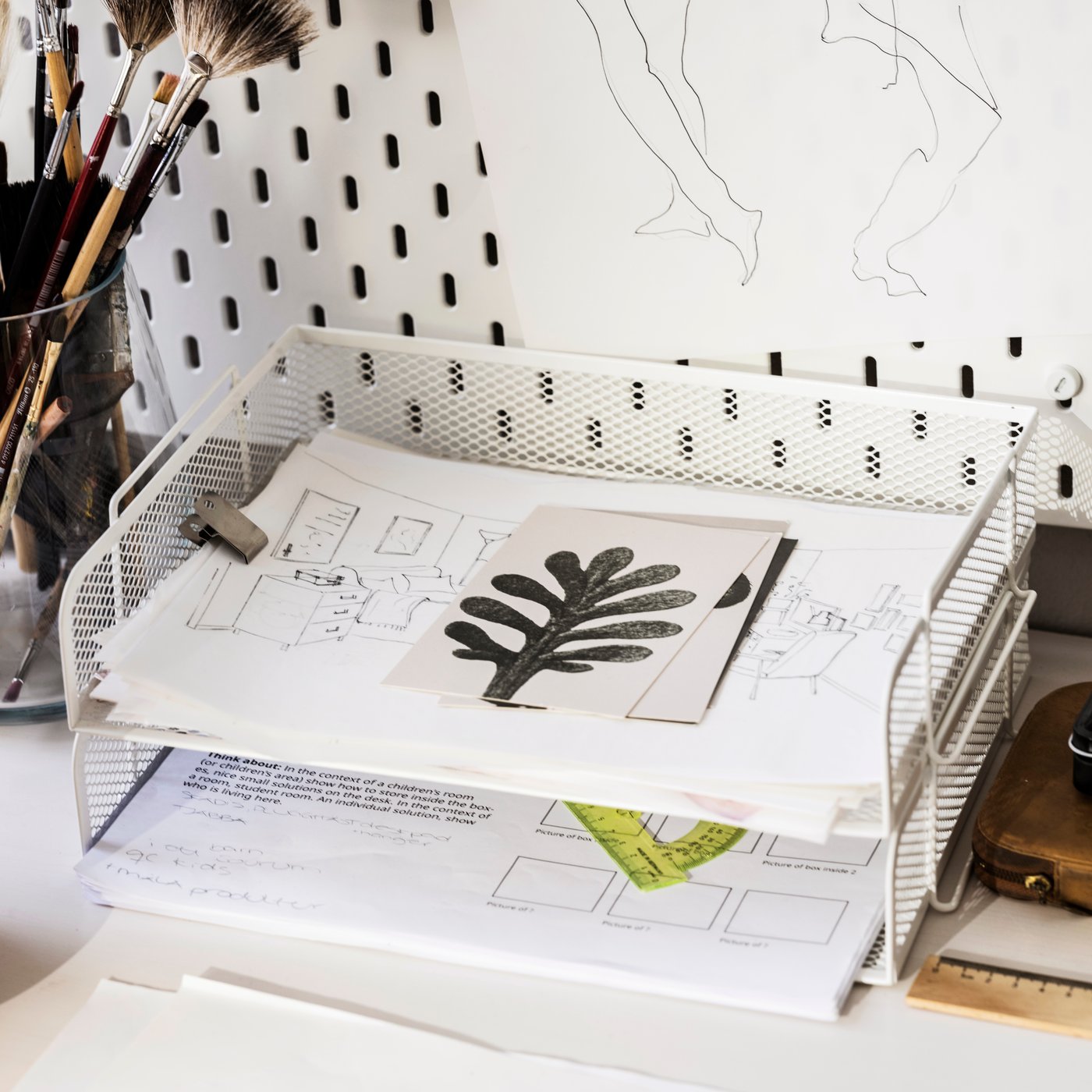 A white DRÖNJÖNS letter tray