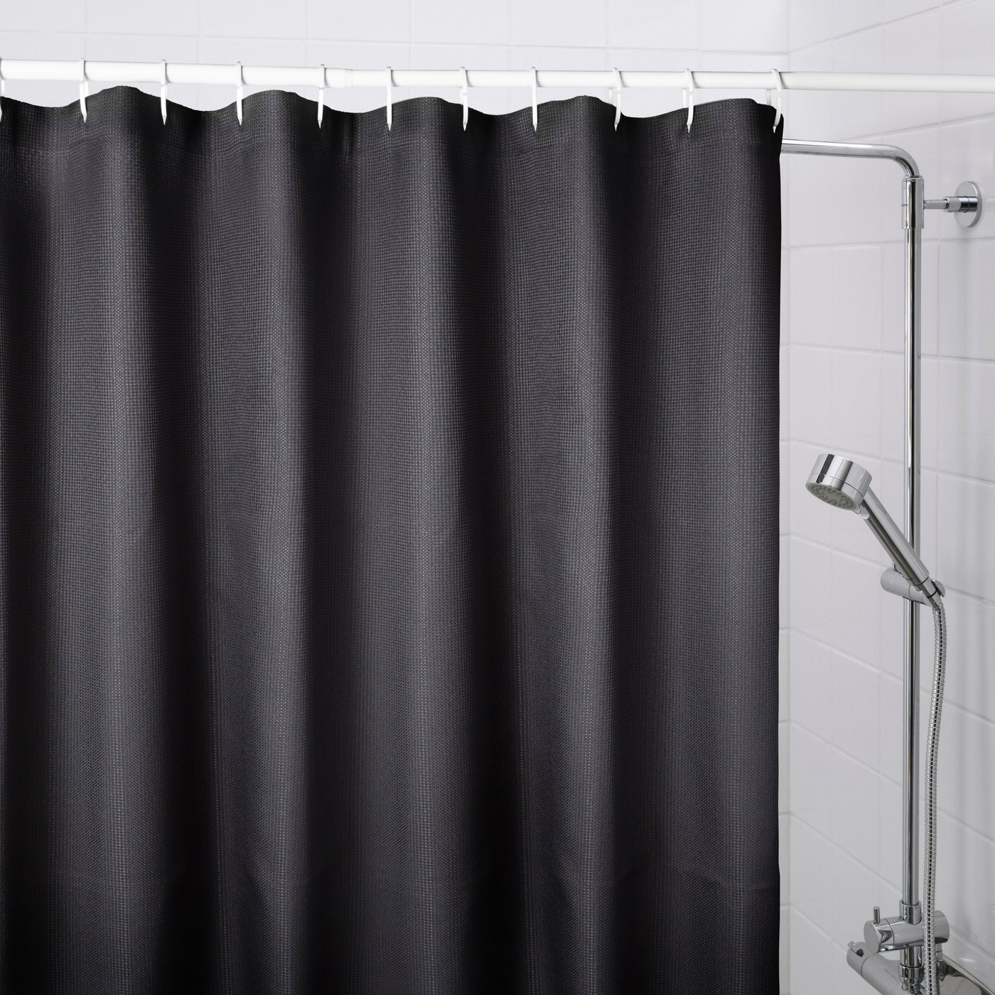 Un rideau de douche BORSTALOE noir