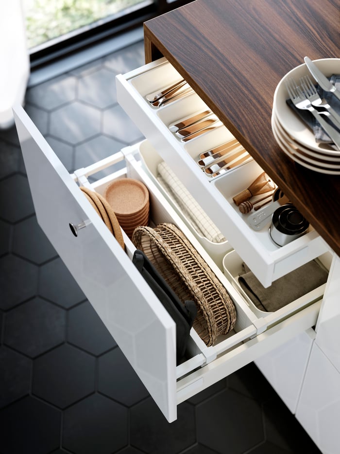 Modern kitchen with kitchen cabinet doors with glass - IKEA