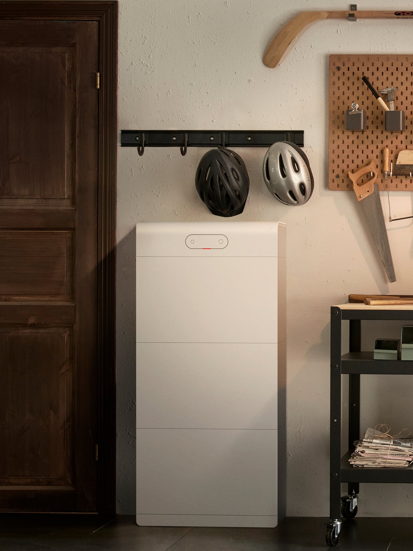 Una batteria di accumulo posta in un locale garage