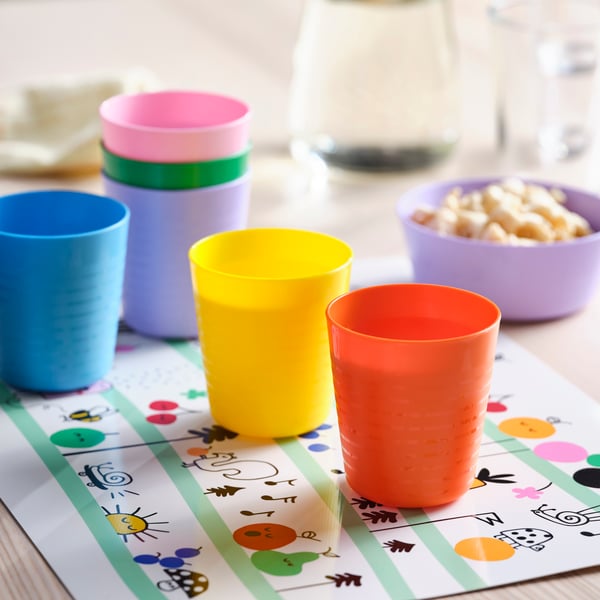 A mixed colours/seasonal edition KALAS mug in the NA