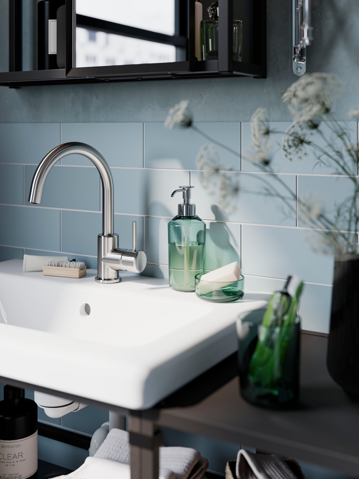 A SKISSEN 3-piece bathroom set in the bathroom