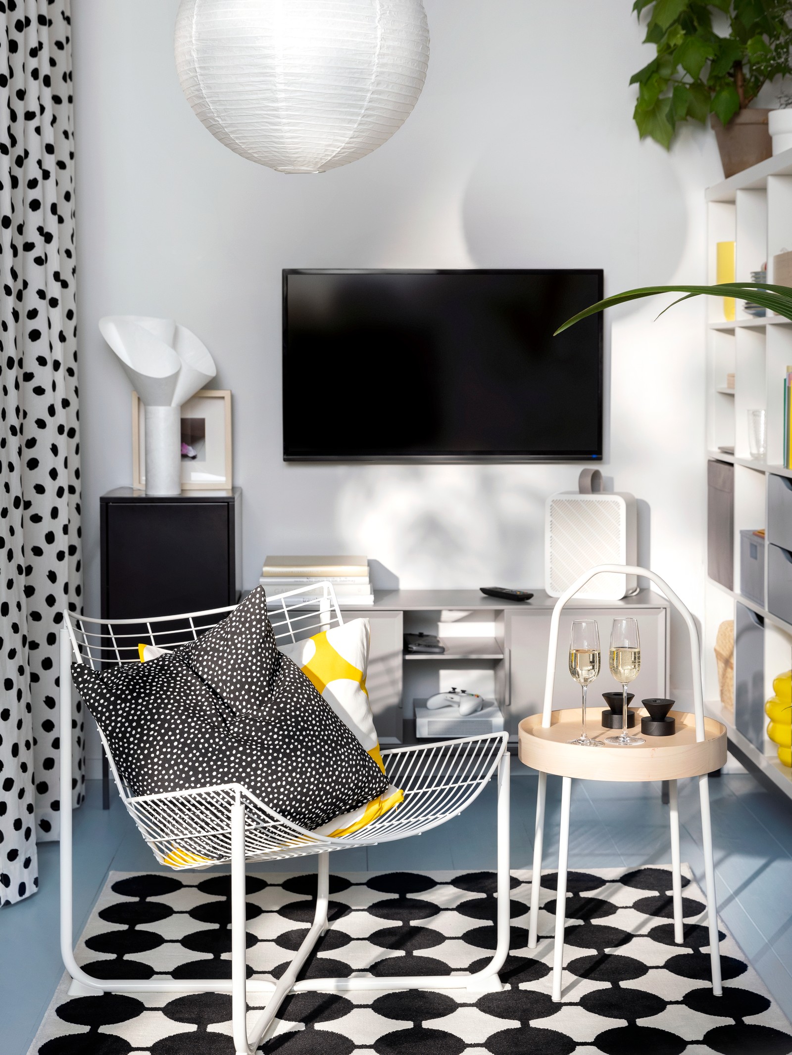 A Scandinavian small living room done your own way - IKEA