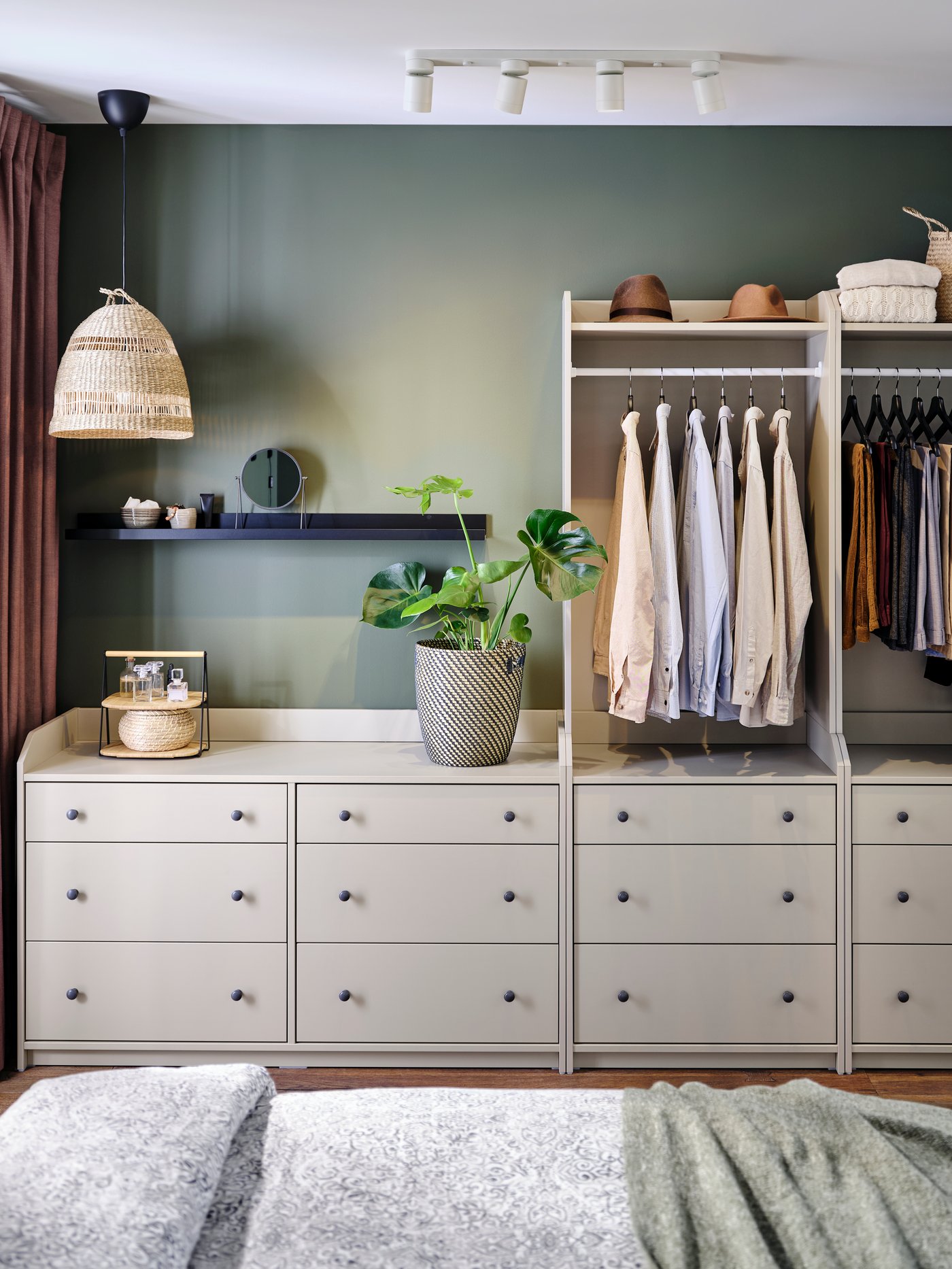 A white HAUGA chest of 6 drawers in the bedroom