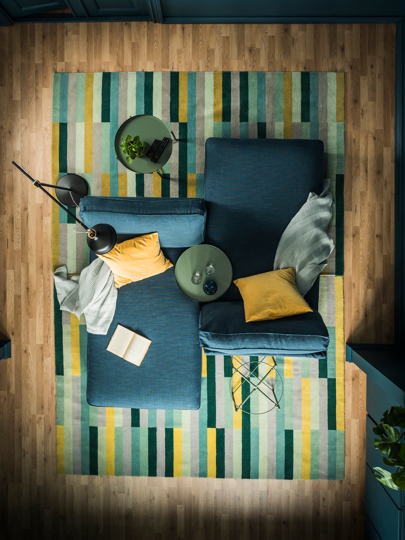 Two chaise longues that have been moved according to how much privacy is needed.