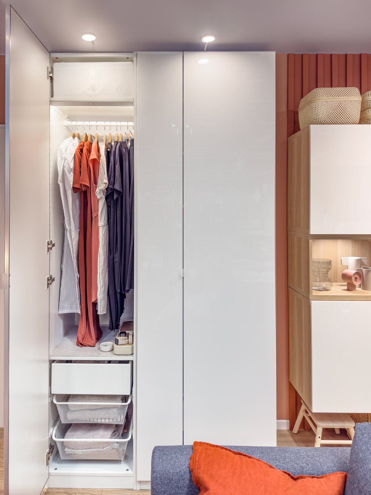 Wielofunkcyjny salon, w którym moża odpocząć