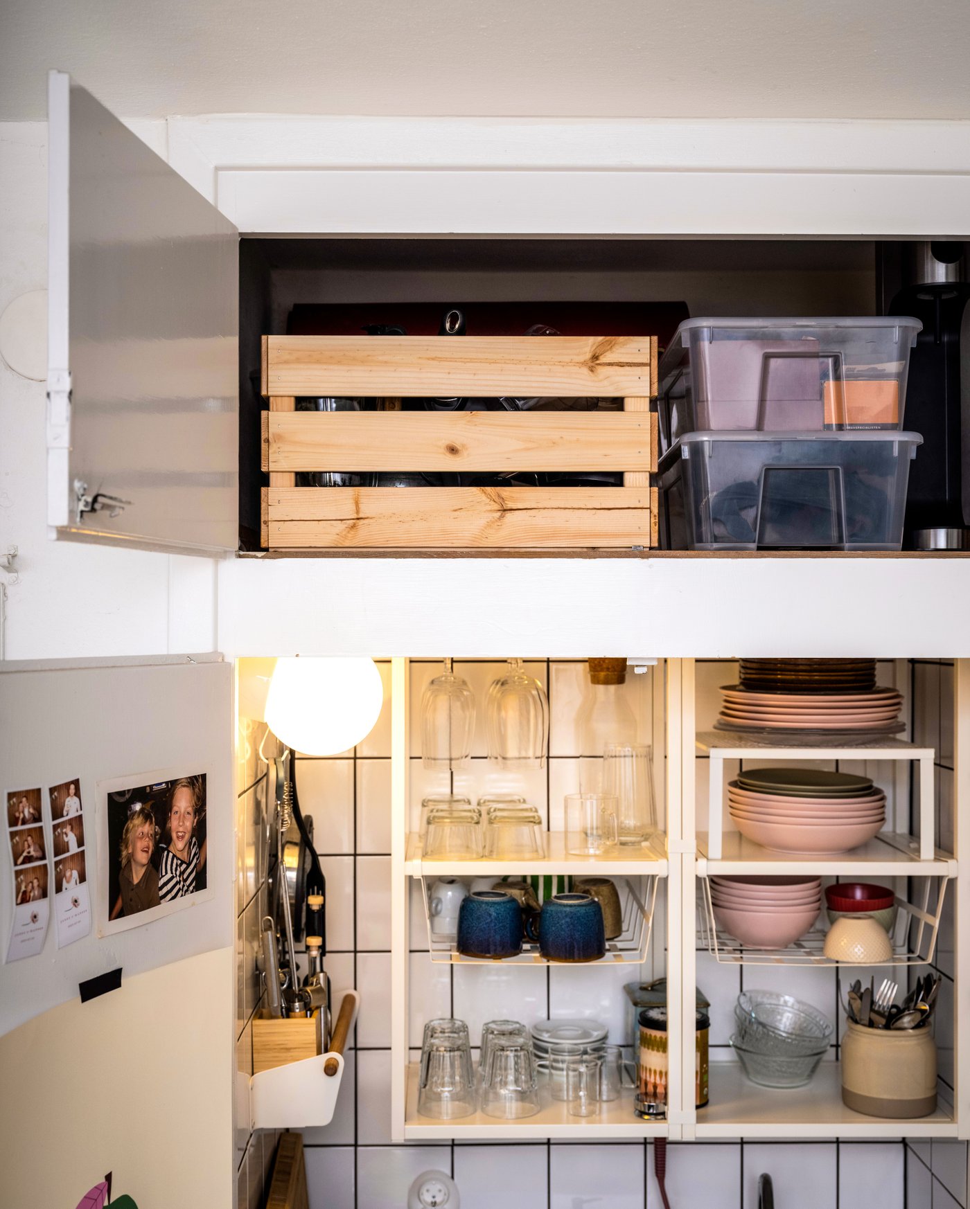 En genomskinlig SAMLA-låda med lock