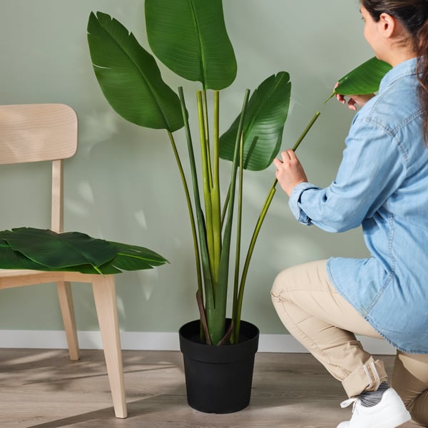 An in/outdoor Bird of paradise FEJKA artificial potted plant