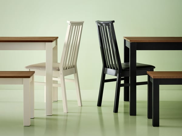 Une chaise ÅLHULT noire/Bomstad noire dans le NA