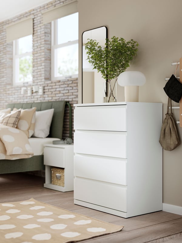A white/anchor/unlock-function STORKLINTA chest of 4 drawers
