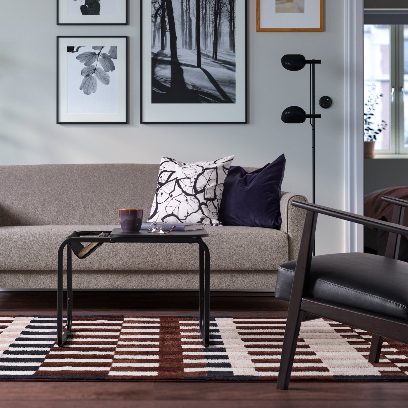 MARKBLÅMME rugs