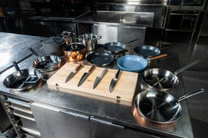 Mesterkokkene tester – her er kjøkkenredskapene som egner seg særlig godt som julegaver.