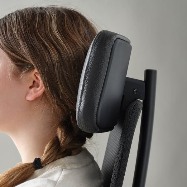 A Glose black JÄRVFJÄLLET office chair with armrests
