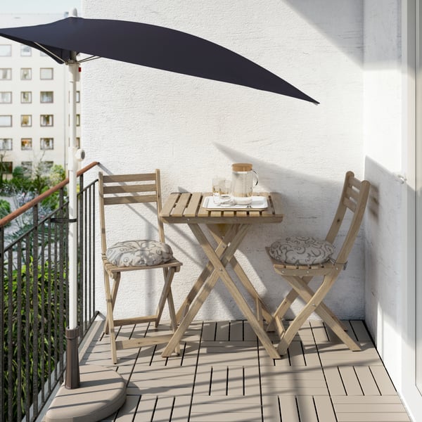 Un juego de terraza ASKHOLMEN.