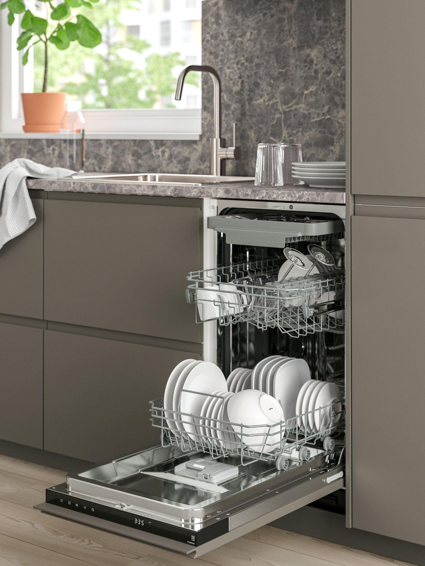 An IKEA 500 FRÖSLUNDA integrated dishwasher