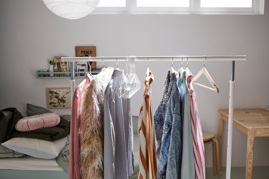 Percheros De Pie Organiza Tus Prendas Con Estilo IKEA percheros-de-pie-organiza-tus-prendas-con-estilo-ikea