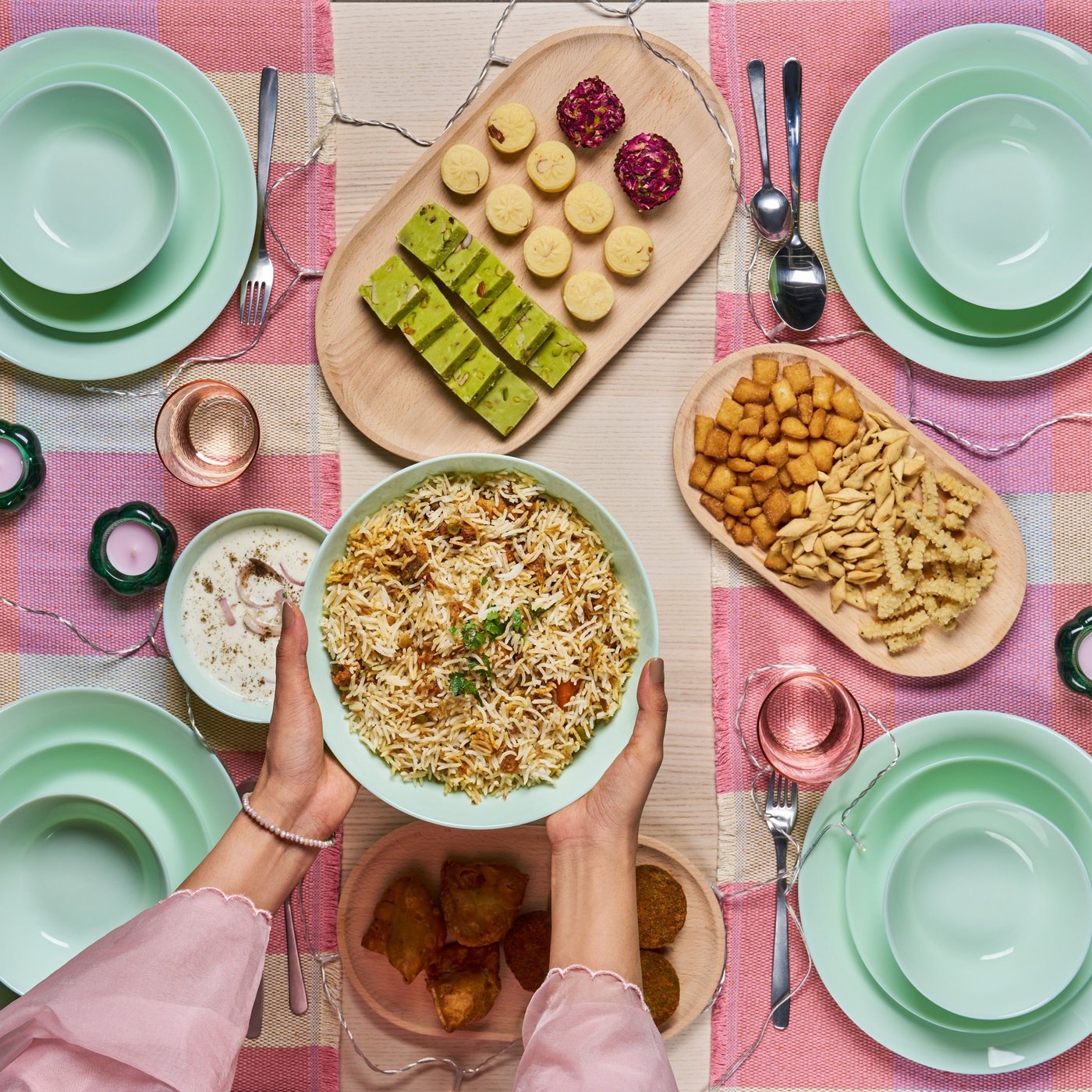 A beech SMÖRLING serving tray