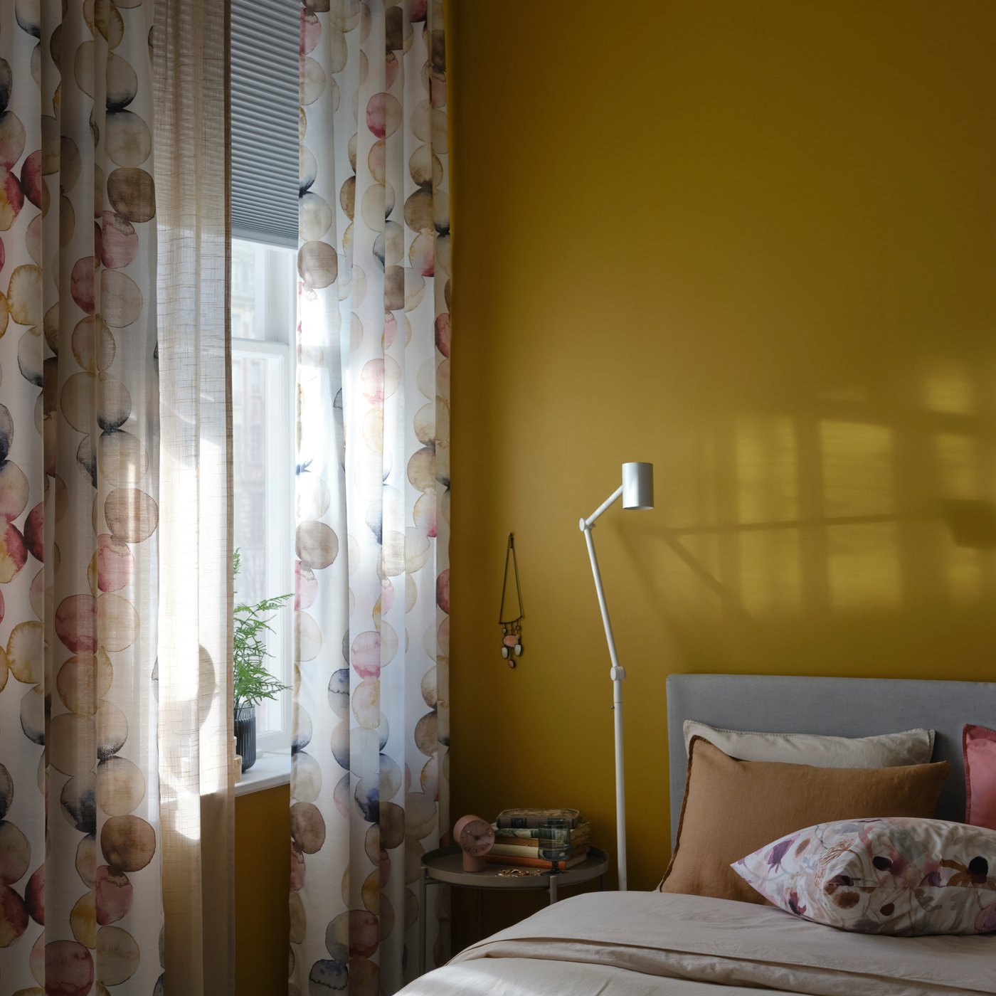 Un réveil BONDTOLVAN analogique rose