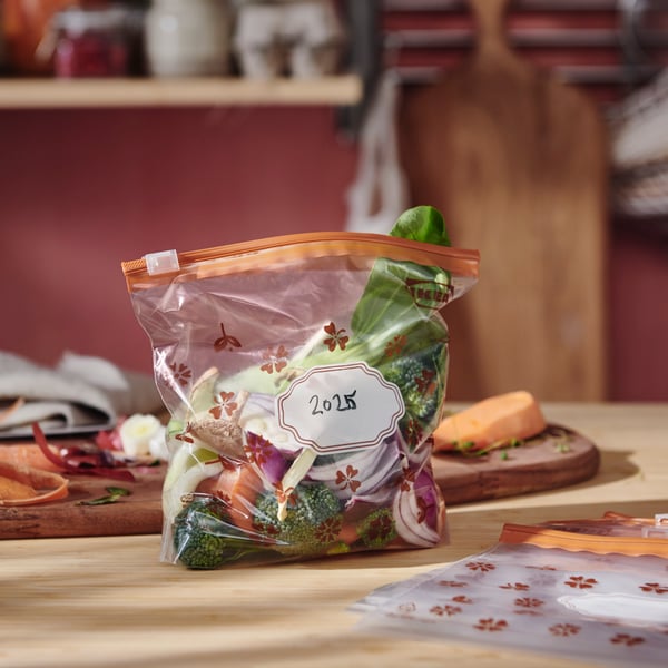 A brown KÖSSEBÄR resealable bag