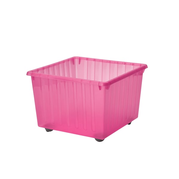 A light pink VESSLA storage crate with castors in the NA