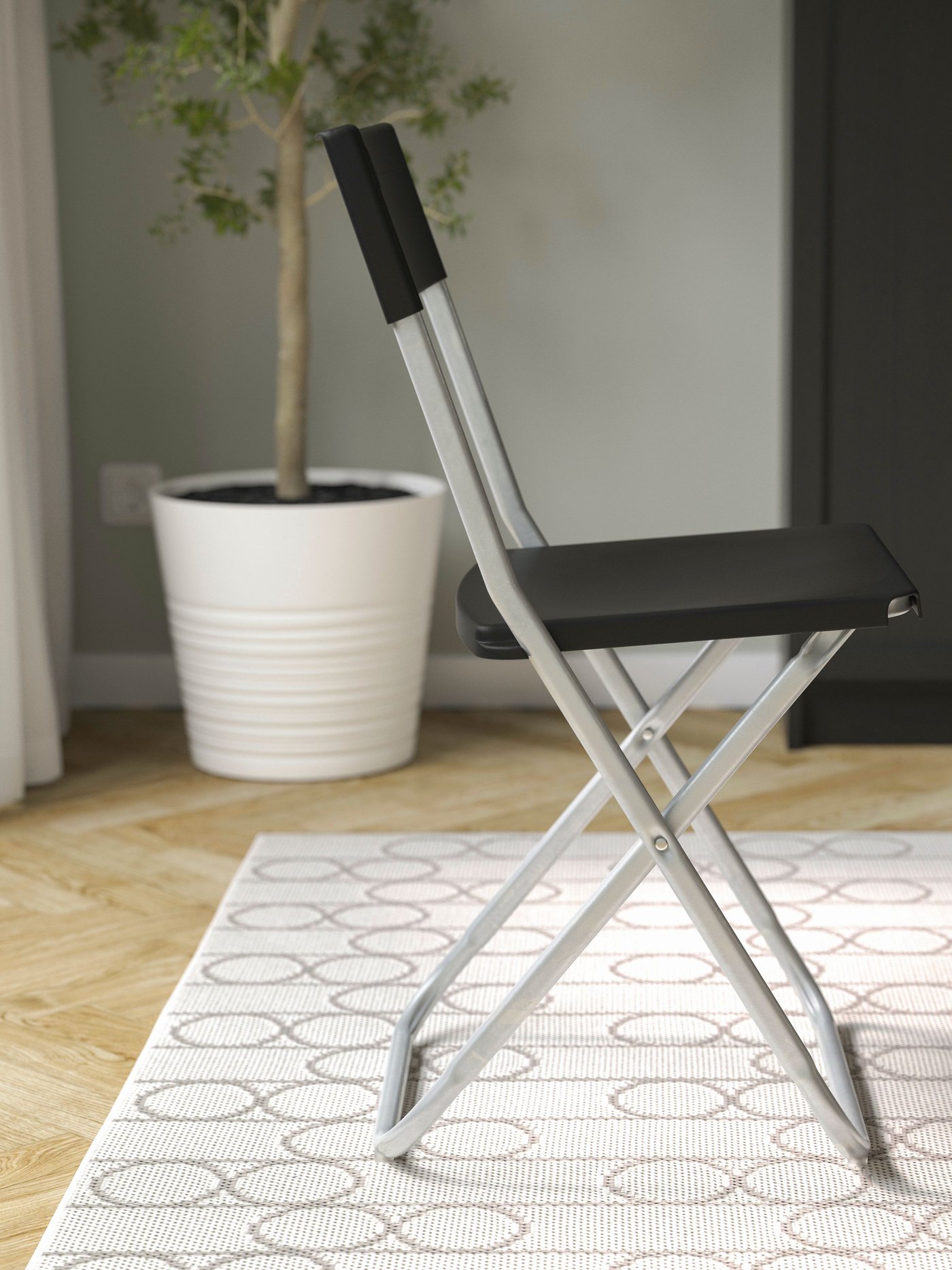 Una silla plegable GUNDE.