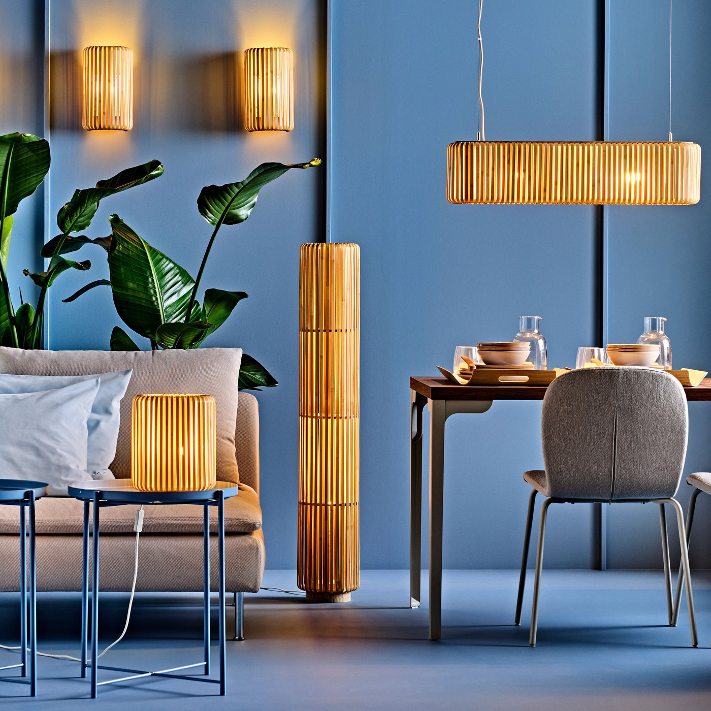 A bamboo VARPTROSS wall lamp, wired-in installation in the dining room