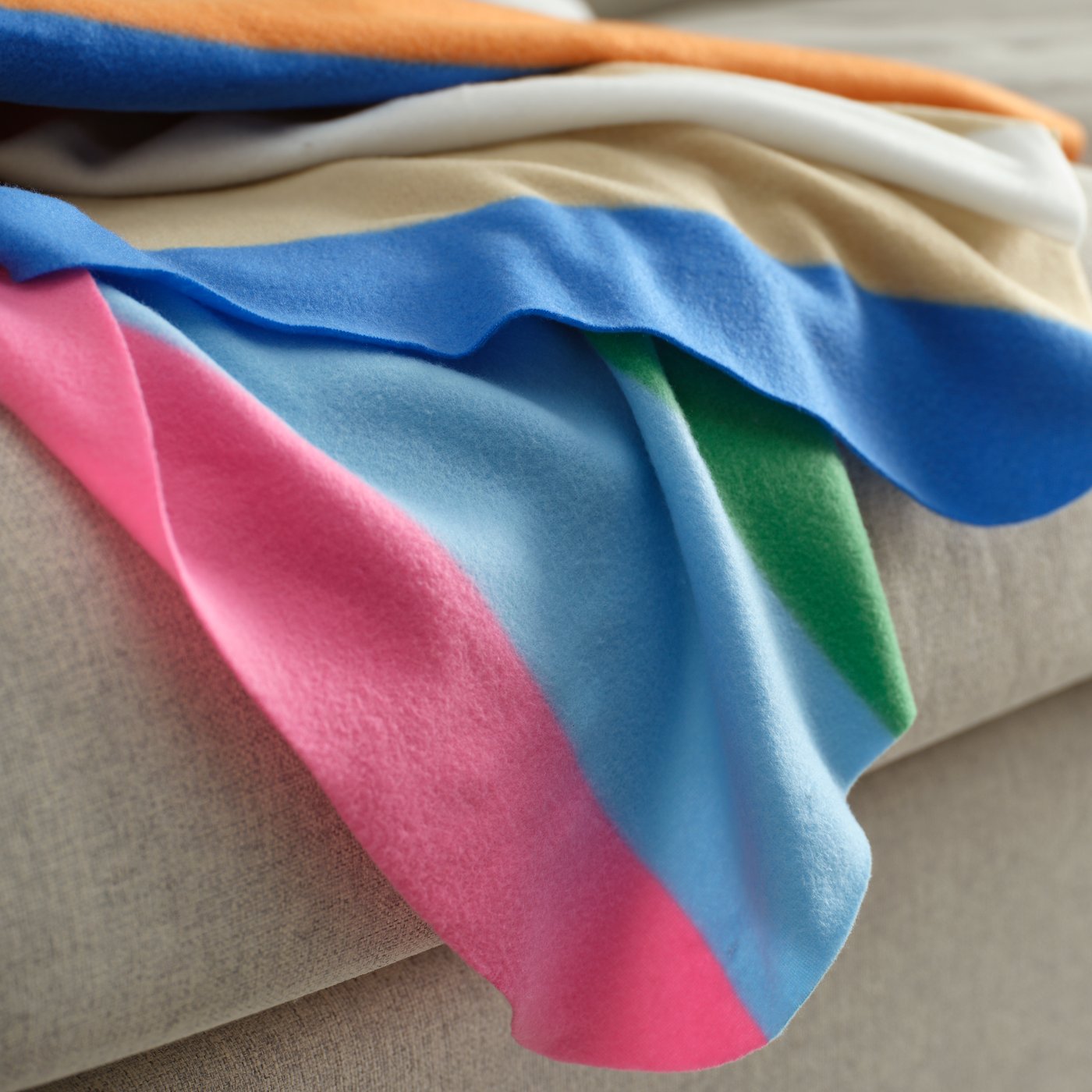 A multicolour KLIBBKORSÖRT throw