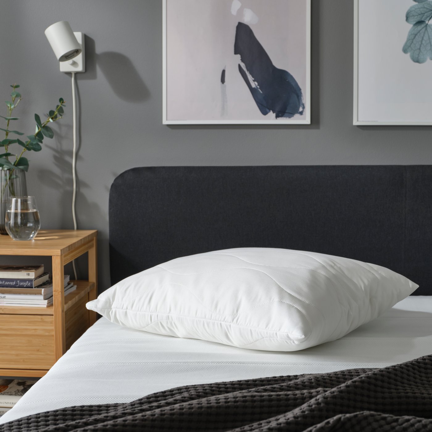 A LÖKSTAMFLY ergonomic pillow, side/back sleeper