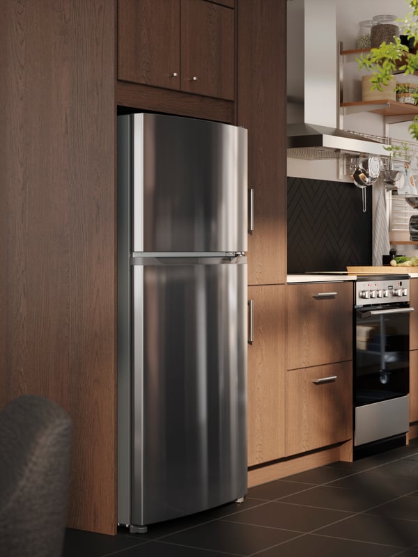 A stainless steel CIRKULERA range with glass ceramic cooktop