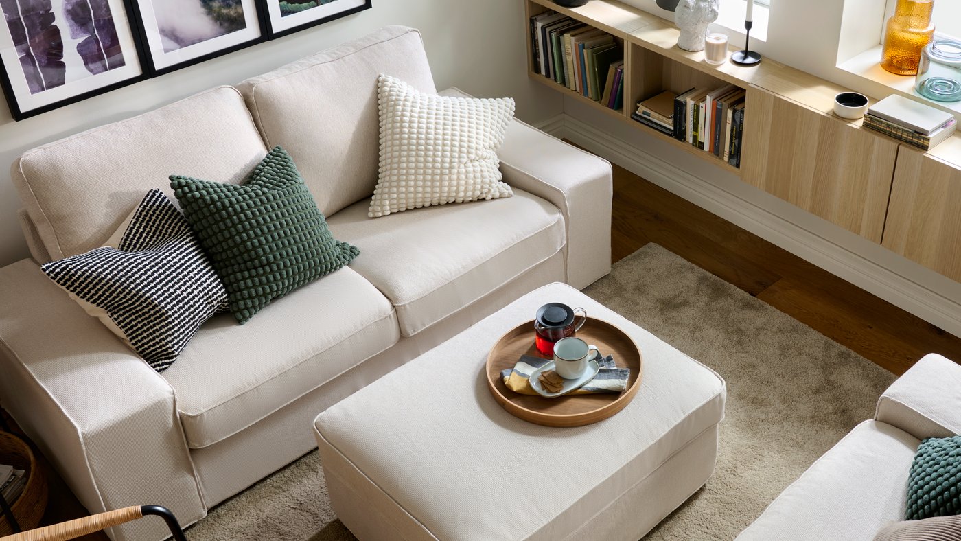 En KIVIK sofa set fra oven.