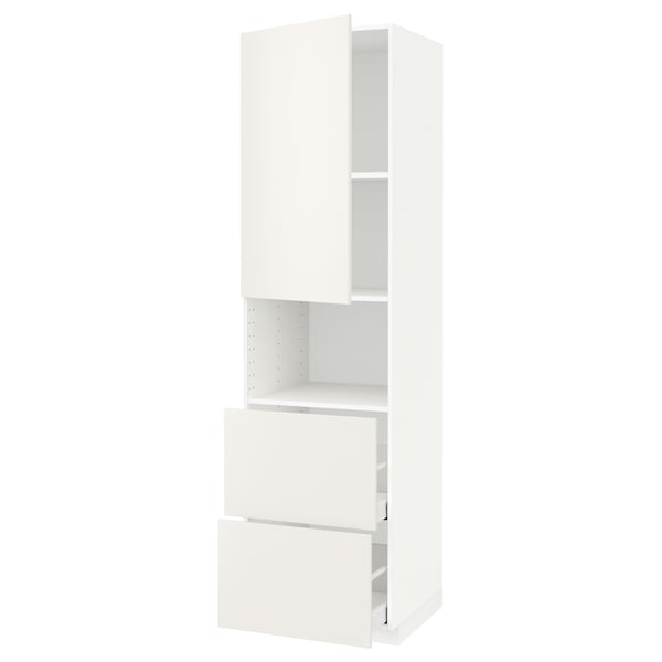 A white METOD kitchen unit with smooth, modern design. It clean lines and a combination of drawers and shelves.