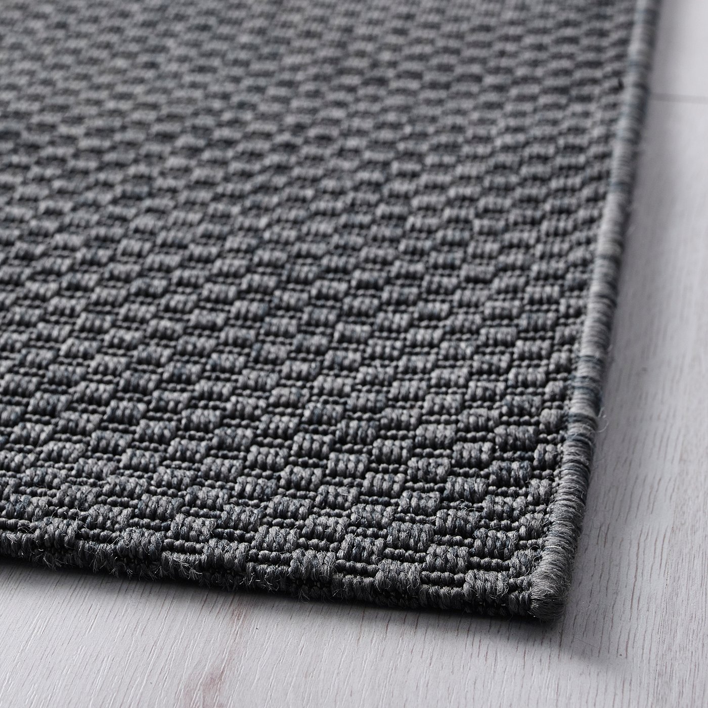 Woven indoor/outdoor rug