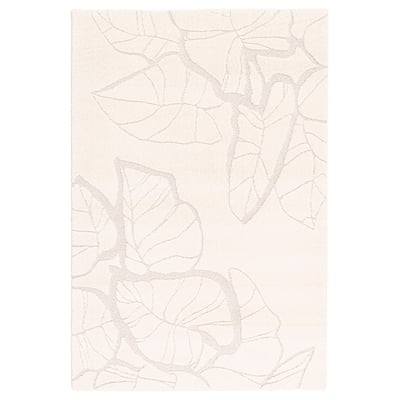 Light beige PELARKÖRSBÄR rug with 3d leaf pattern, soft texture, ideal for cosy rooms.