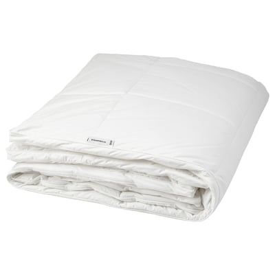 White strandmolle duvet, neatly folded, cotton-polyester, warm and cozy.