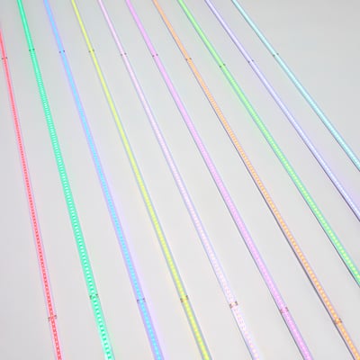 KABBLEKA led-valo: valkoinen, joustava usb:llä, värin ja kirkkauden säädöllä.