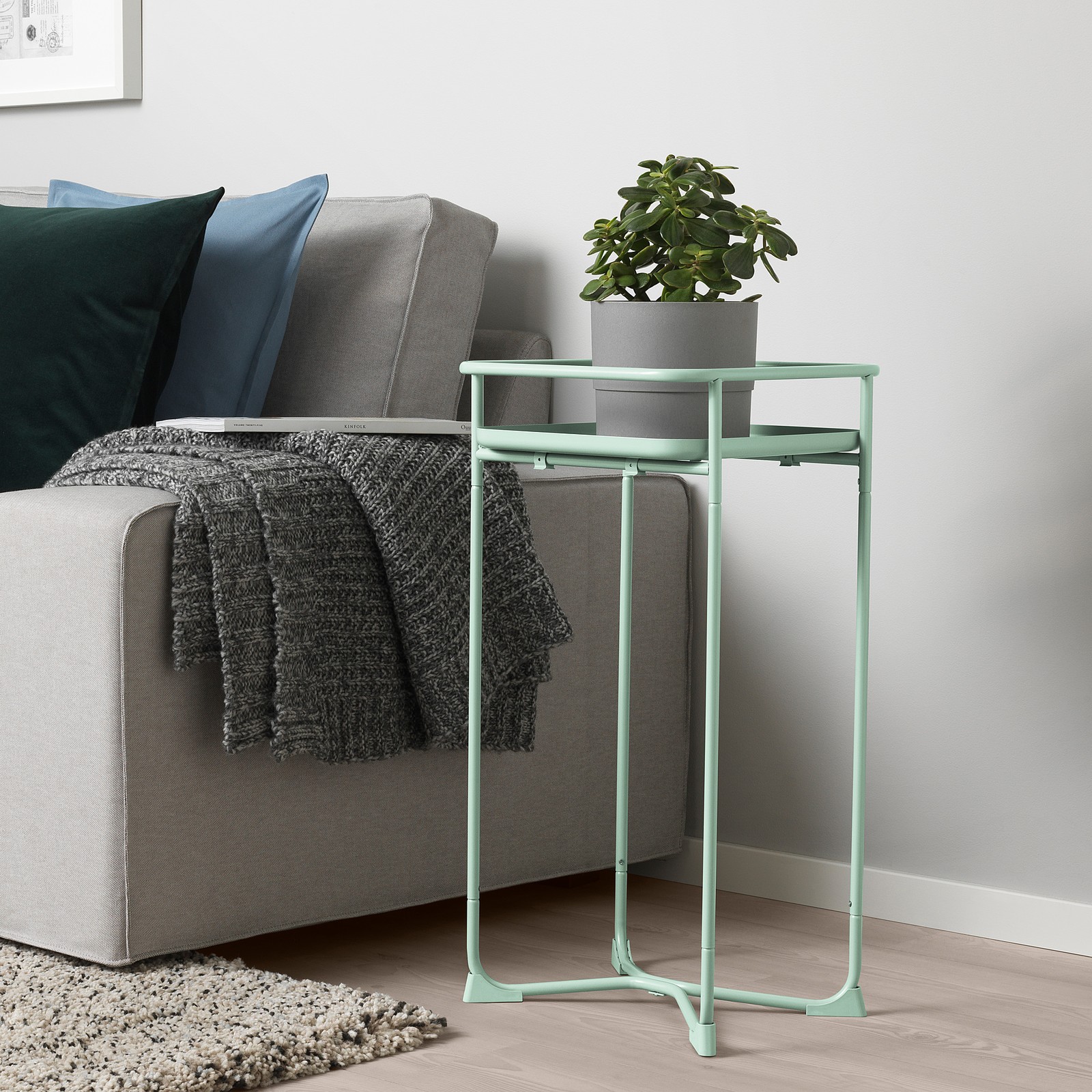 Kukkajalka on kukkien teline IKEA